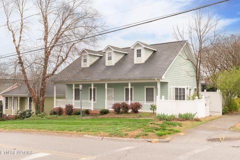 Photo of 116 W Gettysburg Ave, Oak Ridge, TN 37830 (MLS # 1332362)