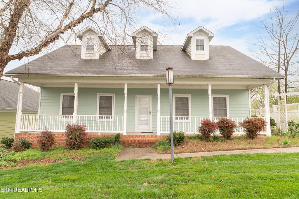 Photo of 116 W Gettysburg Ave, Oak Ridge, TN 37830 (MLS # 1332362)