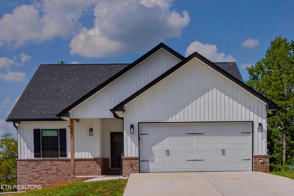 Photo of 8011 Stone Hollow Drive, Knoxville, TN 37924 (MLS # 1353838)