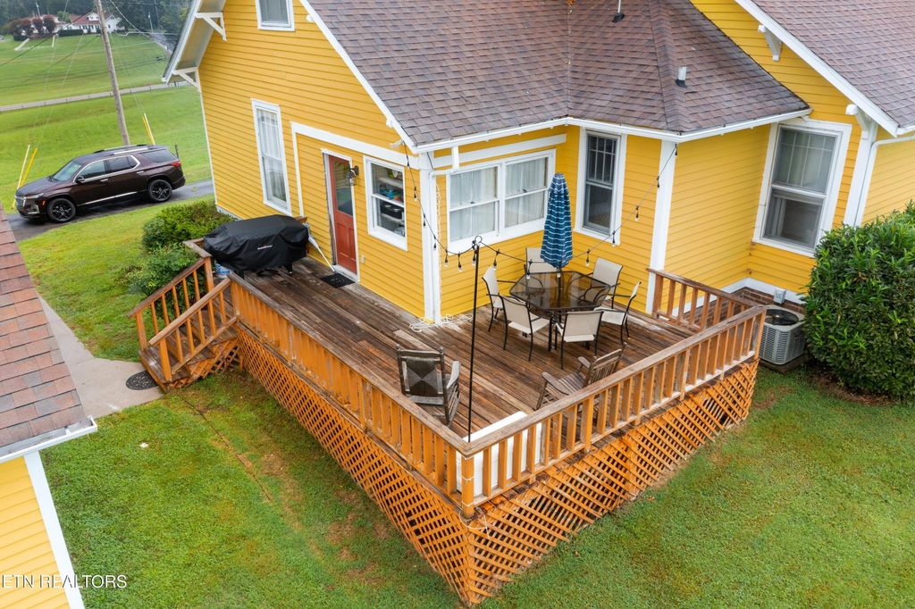 Photo of 1014 Hillview Drive, Dandridge, TN 37725 (MLS # 1319793)