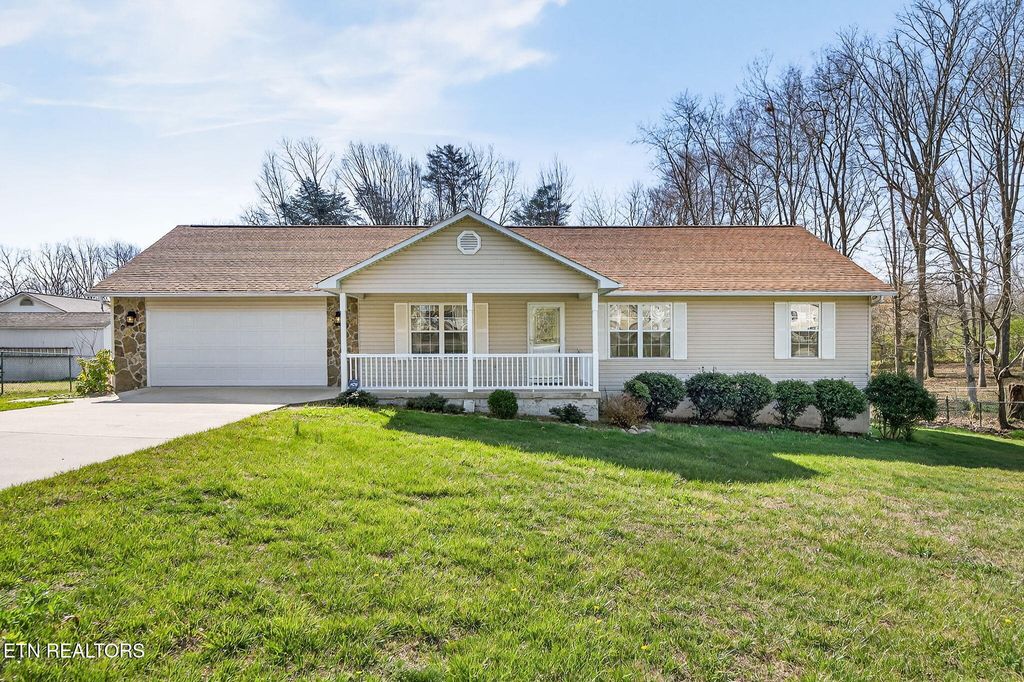 Photo of 39 Calloway Drive, Crossville, TN 38555 (MLS # 1327015)
