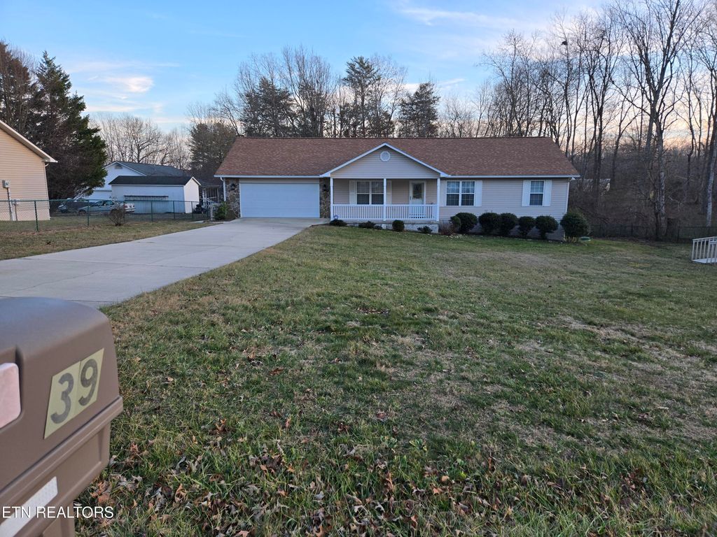 Photo of 39 Calloway Drive, Crossville, TN 38555 (MLS # 1327015)