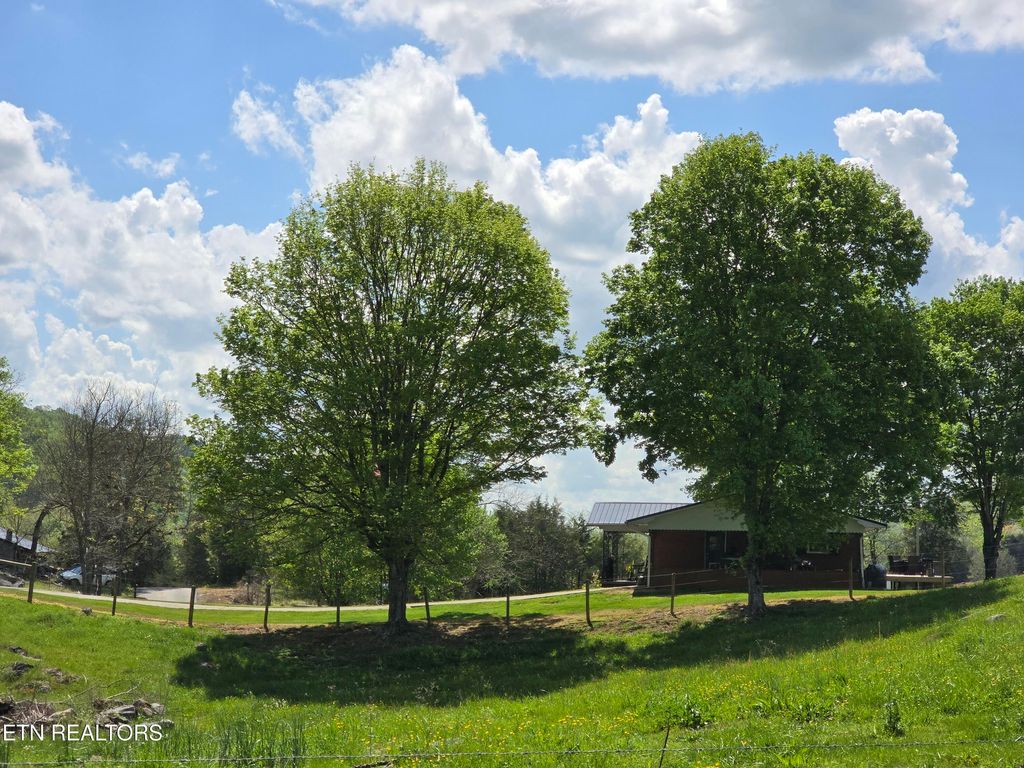 Photo of 2885 DRY VALLEY Rd, Thorn Hill, TN 37881 (MLS # 1297638)