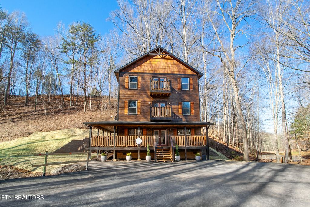 Photo of 740 Bear Hollow Way, Sevierville, TN 37876 (MLS # 1331468)
