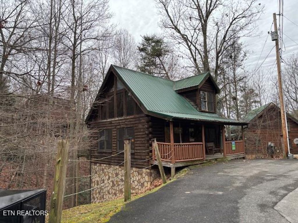 Photo of 2161 Red Bud Rd, Sevierville, TN 37876 (MLS # 1323565)