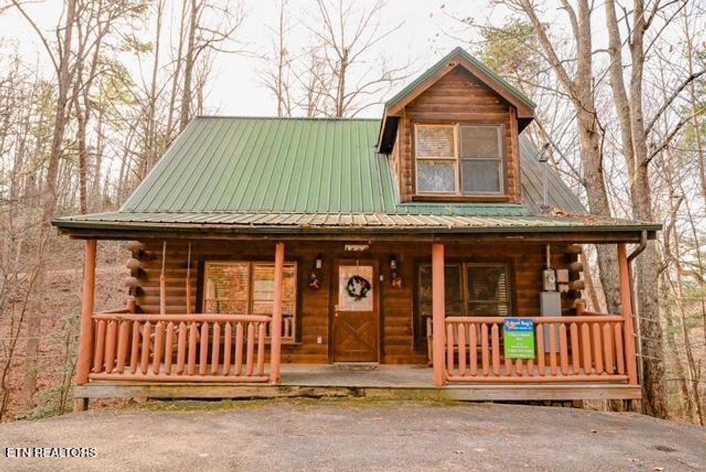 Photo of 2161 Red Bud Rd, Sevierville, TN 37876 (MLS # 1323565)