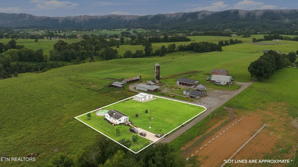 Photo of 332 Holstein Drive, LaFollette, TN 37766 (MLS # 1351793)