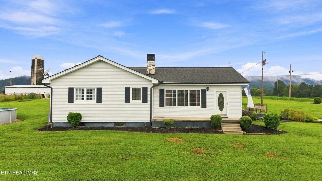 Photo of 332 Holstein Drive, LaFollette, TN 37766 (MLS # 1351793)