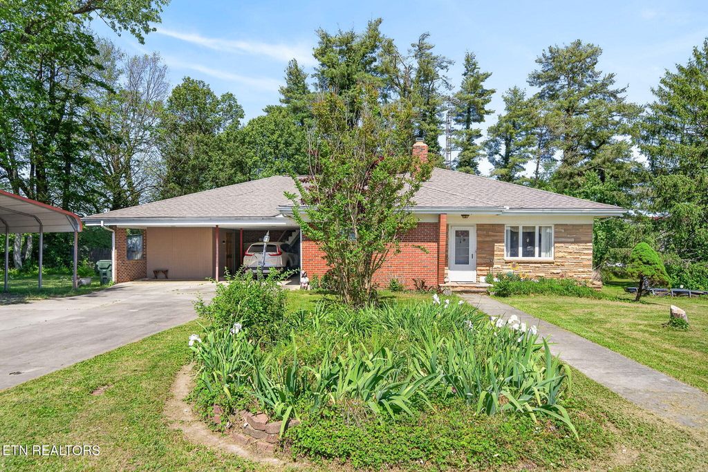 Photo of 76 Daisy Ave, Crossville, TN 38555 (MLS # 1337961)