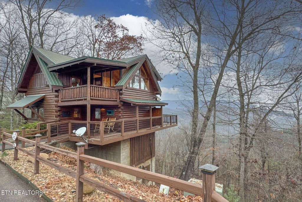 Photo of 3640 Carsons Ridge Way, Sevierville, TN 37862 (MLS # 1322643)