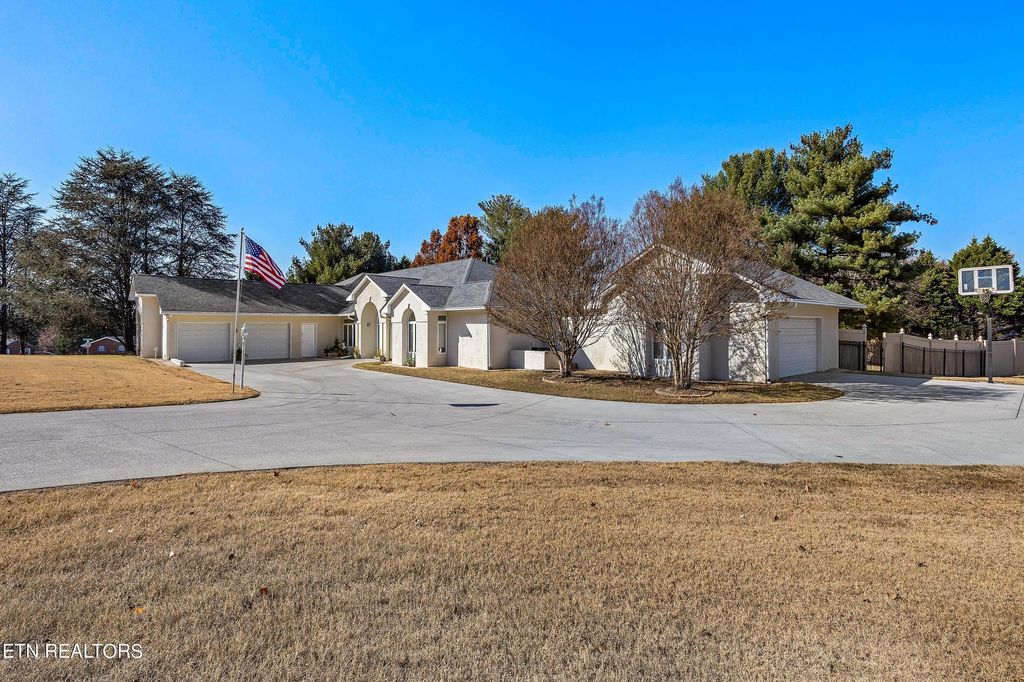 Photo of 880 Westgate Drive, Alcoa, TN 37701 (MLS # 1245555)