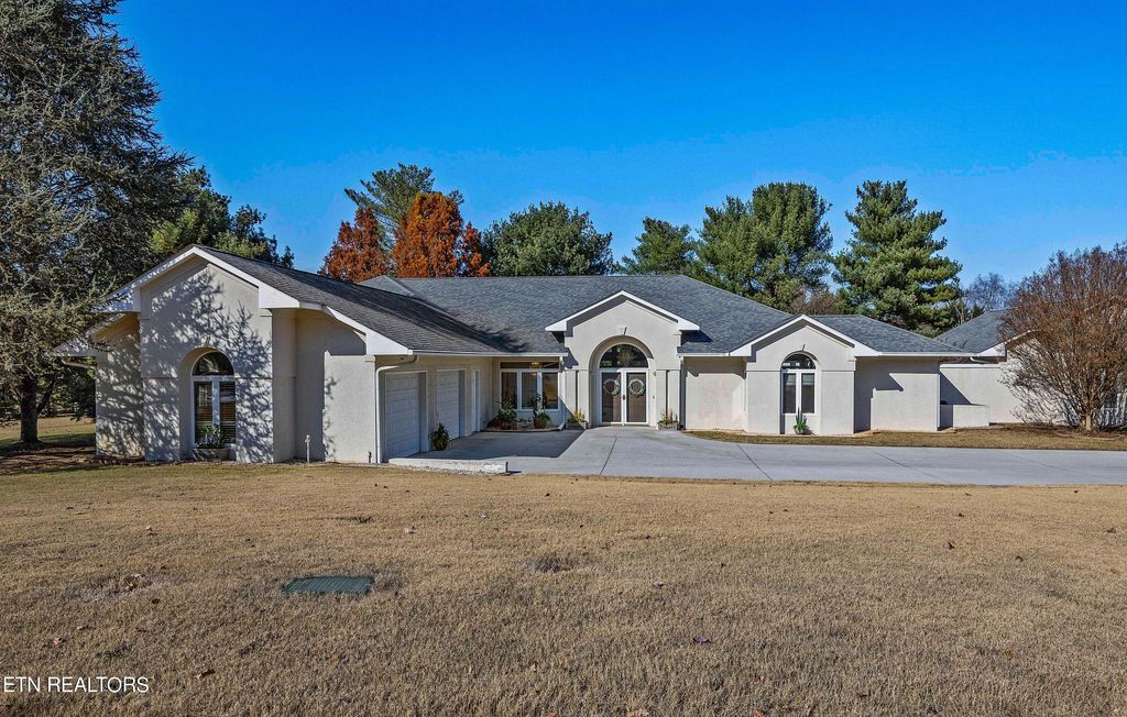 Photo of 880 Westgate Drive, Alcoa, TN 37701 (MLS # 1245555)