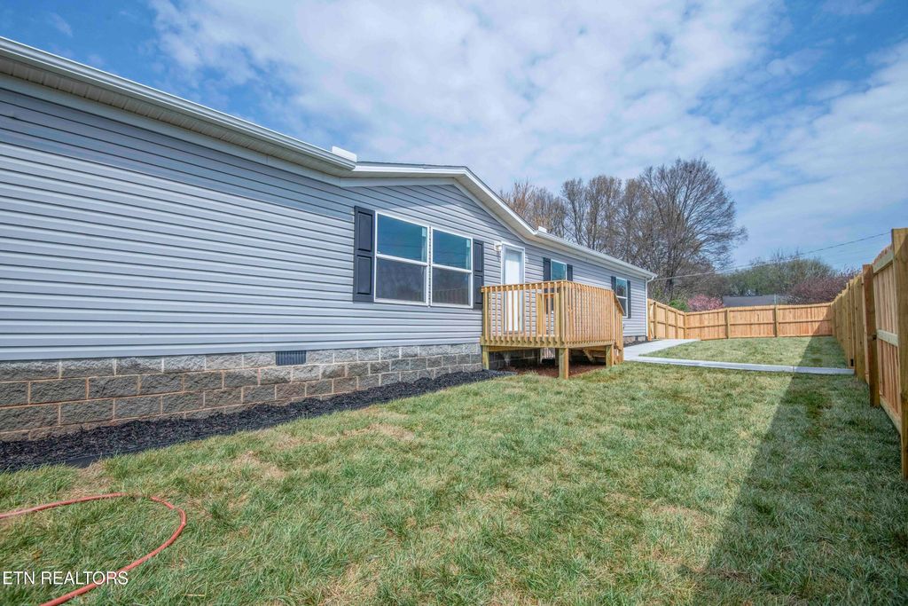 Photo of 103 Johnson Drive, Lenoir City, TN 37771 (MLS # 1334819)
