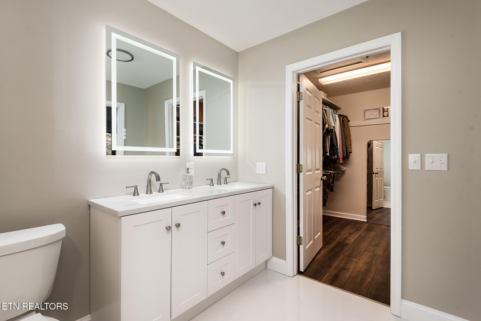 Mascot, Tennessee 37806, United States, 3 Bedrooms Bedrooms, ,3 BathroomsBathrooms,Residential,Active,122515