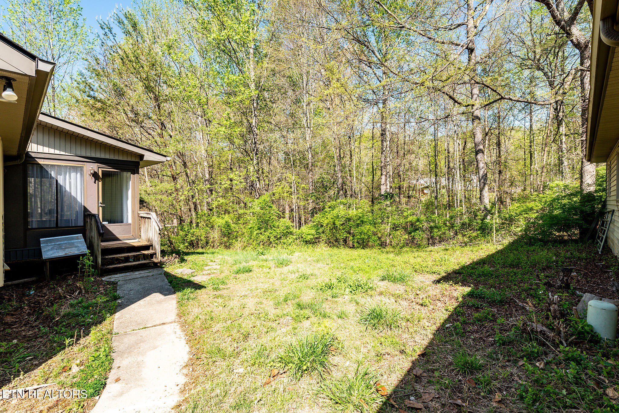 Mascot, Tennessee 37806, United States, 3 Bedrooms Bedrooms, ,3 BathroomsBathrooms,Residential,Active,122515