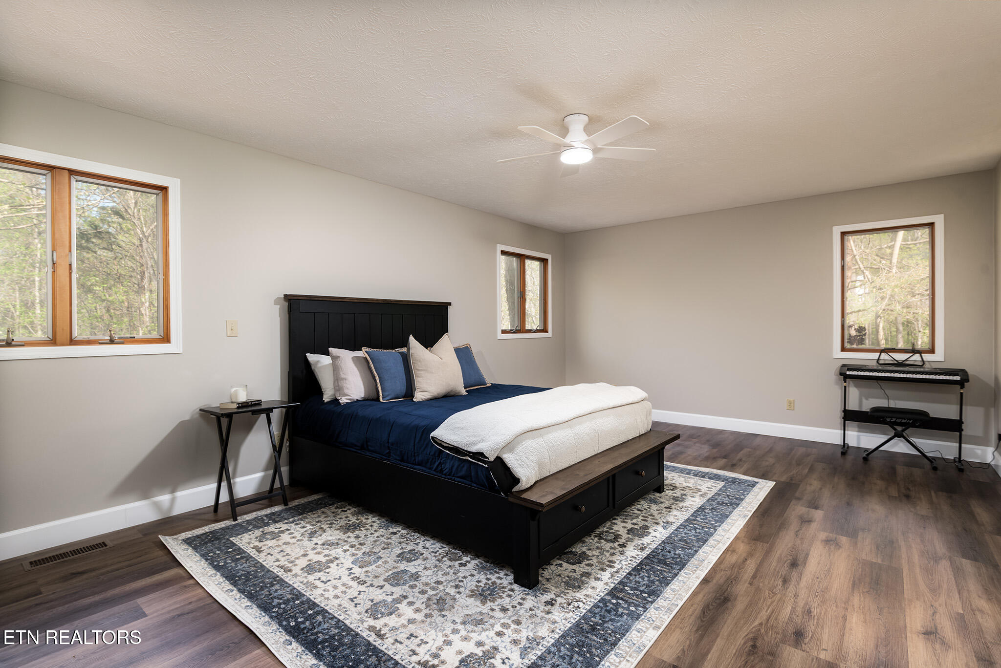 Mascot, Tennessee 37806, United States, 3 Bedrooms Bedrooms, ,3 BathroomsBathrooms,Residential,Active,122515