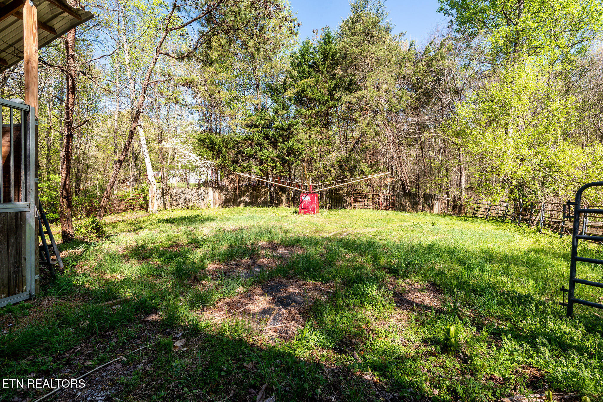 Mascot, Tennessee 37806, United States, 3 Bedrooms Bedrooms, ,3 BathroomsBathrooms,Residential,Active,122515