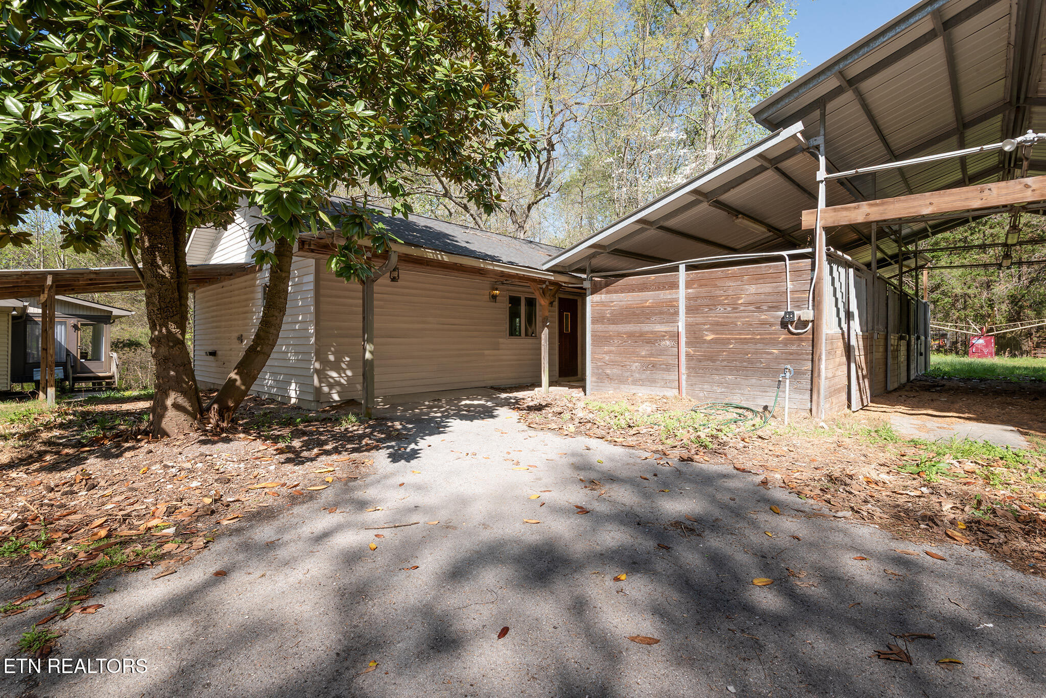 Mascot, Tennessee 37806, United States, 3 Bedrooms Bedrooms, ,3 BathroomsBathrooms,Residential,Active,122515