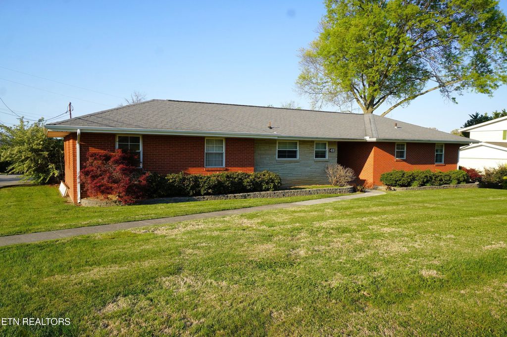 Photo of 418 Buckingham Drive, Jefferson City, TN 37760 (MLS # 1336396)