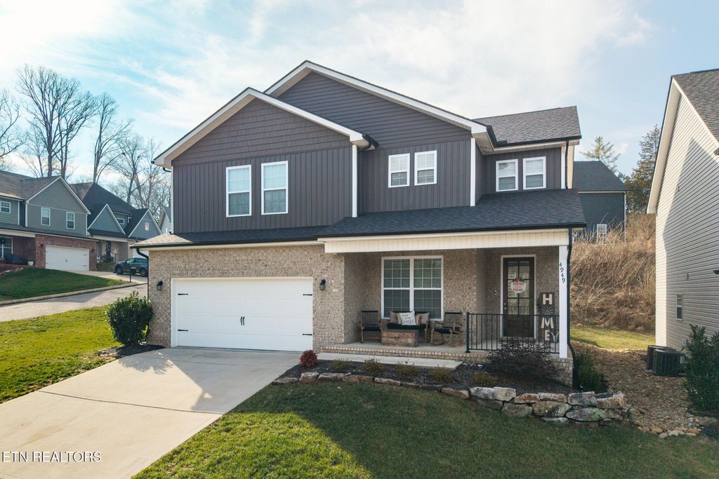 Photo of 4949 Creek Bank Drive, Knoxville, TN 37920 (MLS # 1325903)