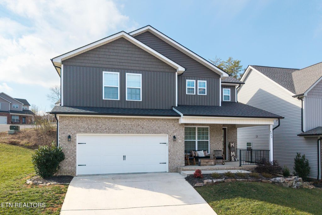 Photo of 4949 Creek Bank Drive, Knoxville, TN 37920 (MLS # 1325903)