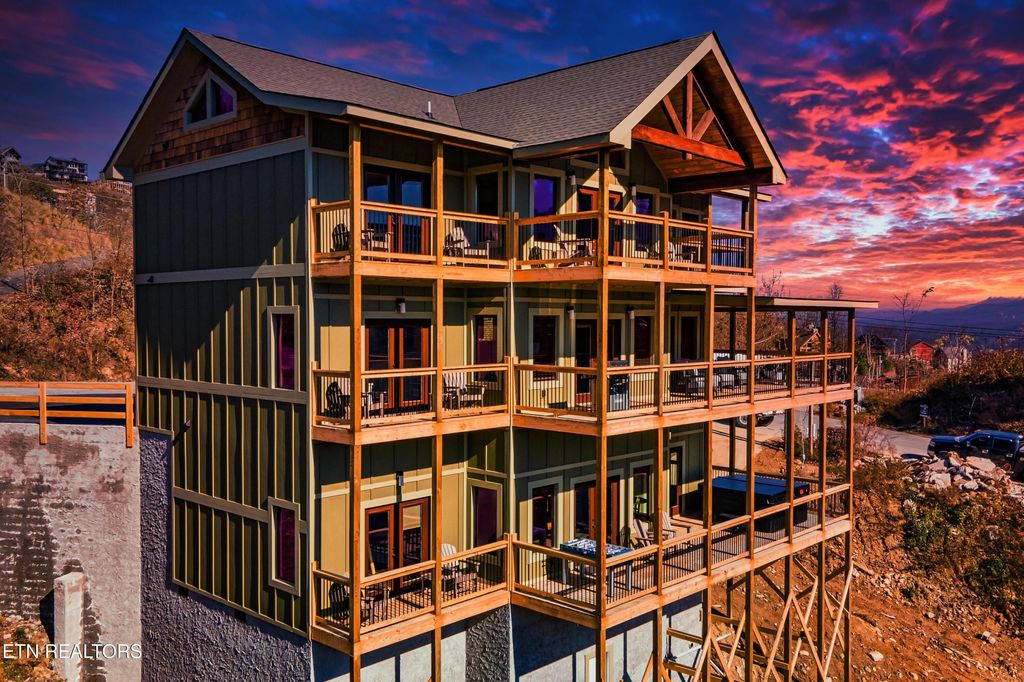 Photo of 918 Elm Rd, Gatlinburg, TN 37738 (MLS # 1313705)