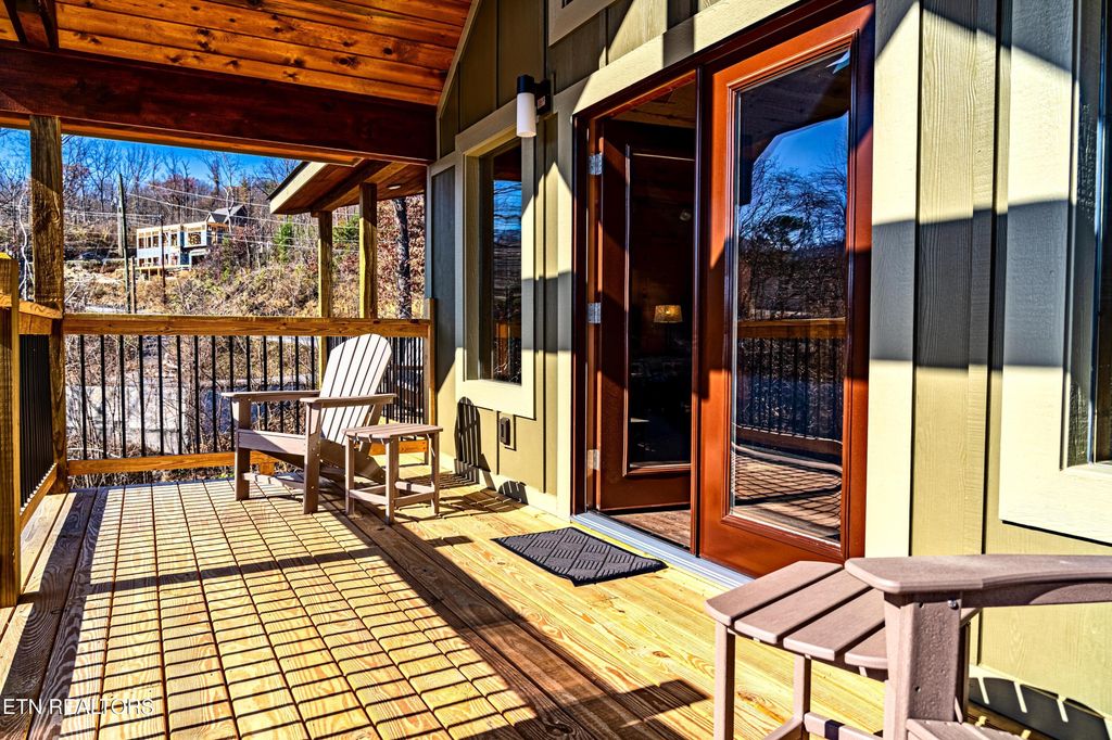 Photo of 918 Elm Rd, Gatlinburg, TN 37738 (MLS # 1313705)