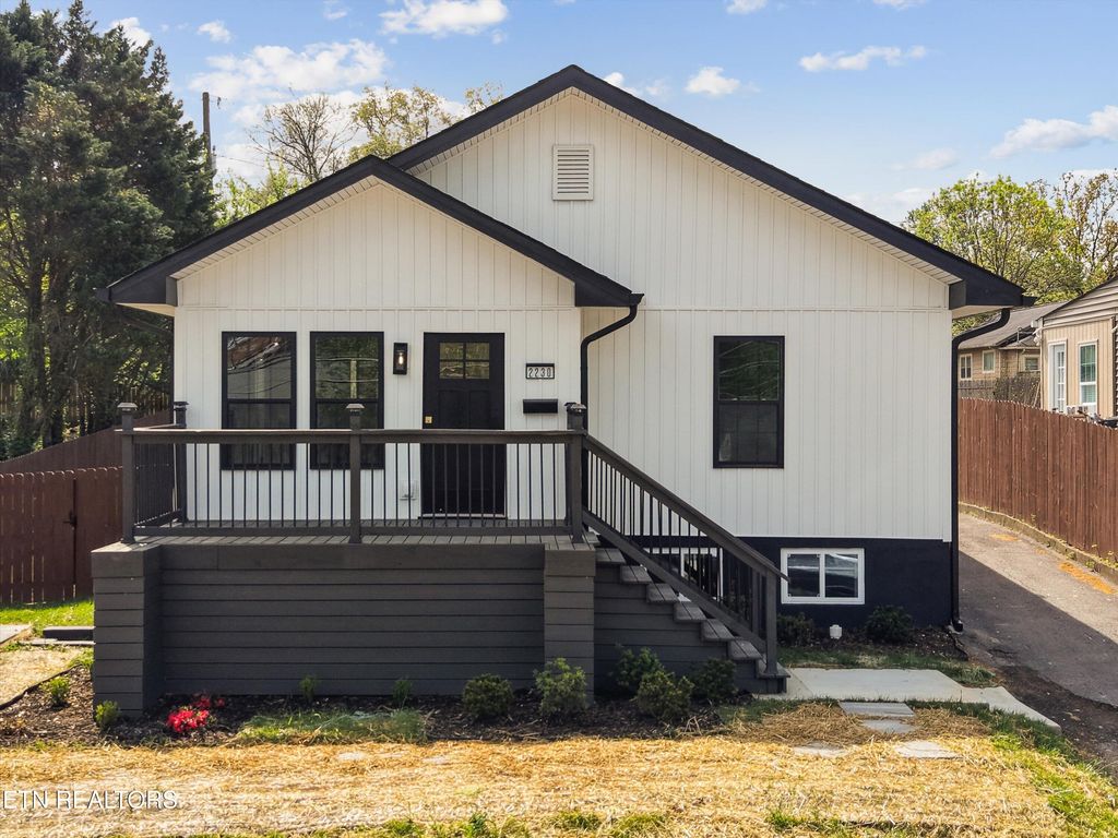 Photo of 2230 Coker Ave, Knoxville, TN 37917 (MLS # 1337259)