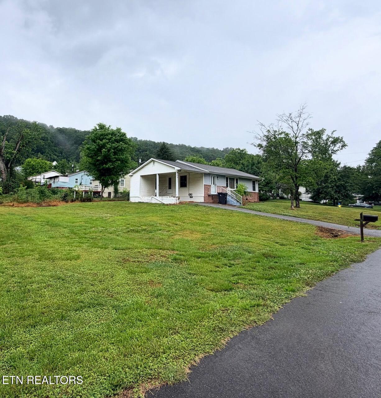 3421 Bellgreen Lane