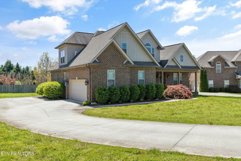 Photo of 207 Heighton Court, Alcoa, TN 37701 (MLS # 1296843)