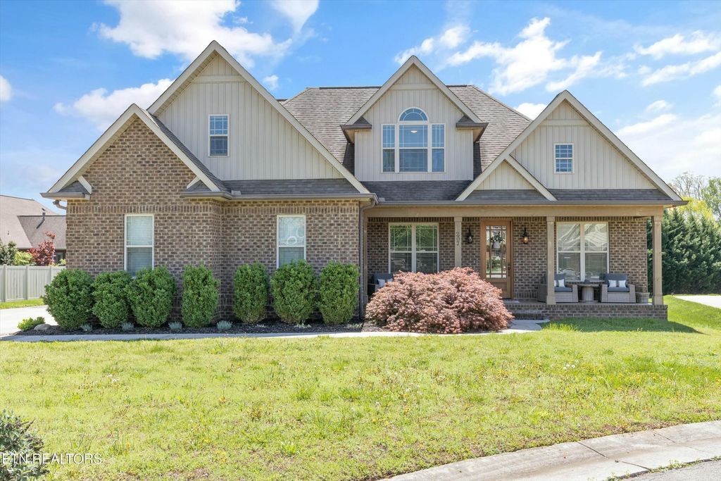 Photo of 207 Heighton Court, Alcoa, TN 37701 (MLS # 1296843)