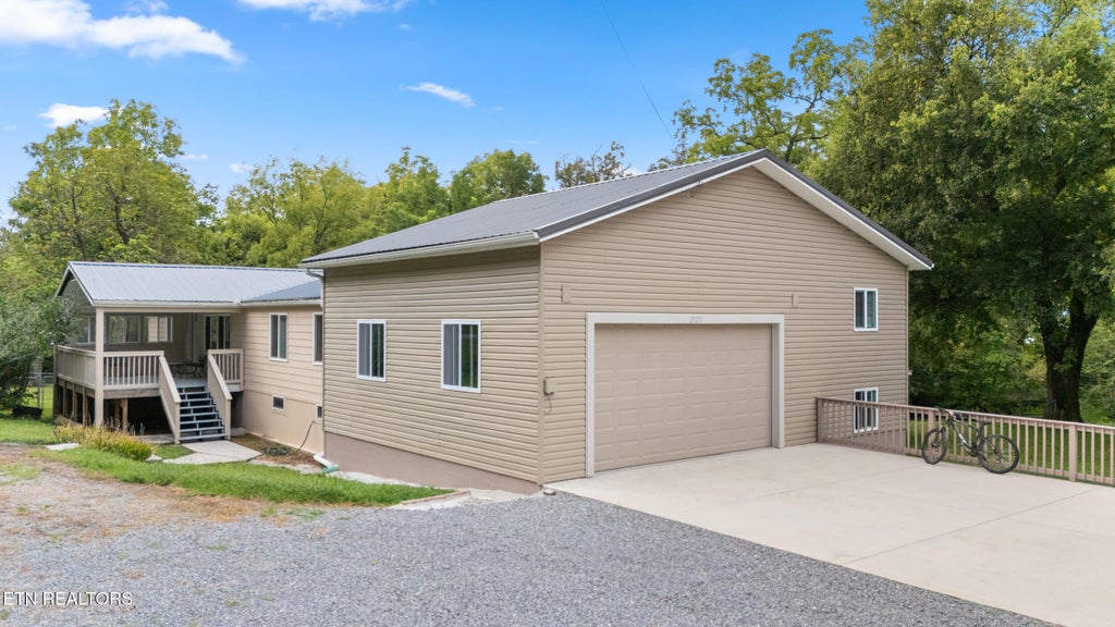 Photo of 2125 Ellistown Rd, Knoxville, TN 37924 (MLS # 1352875)