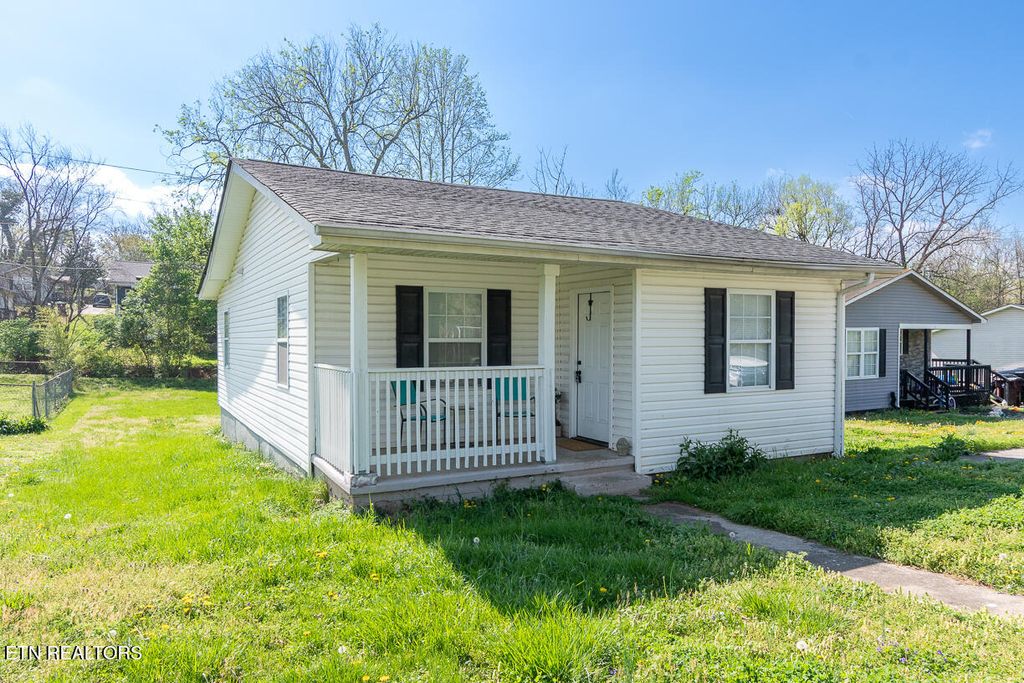 Photo of 257 W Howe St, Alcoa, TN 37701 (MLS # 1295984)