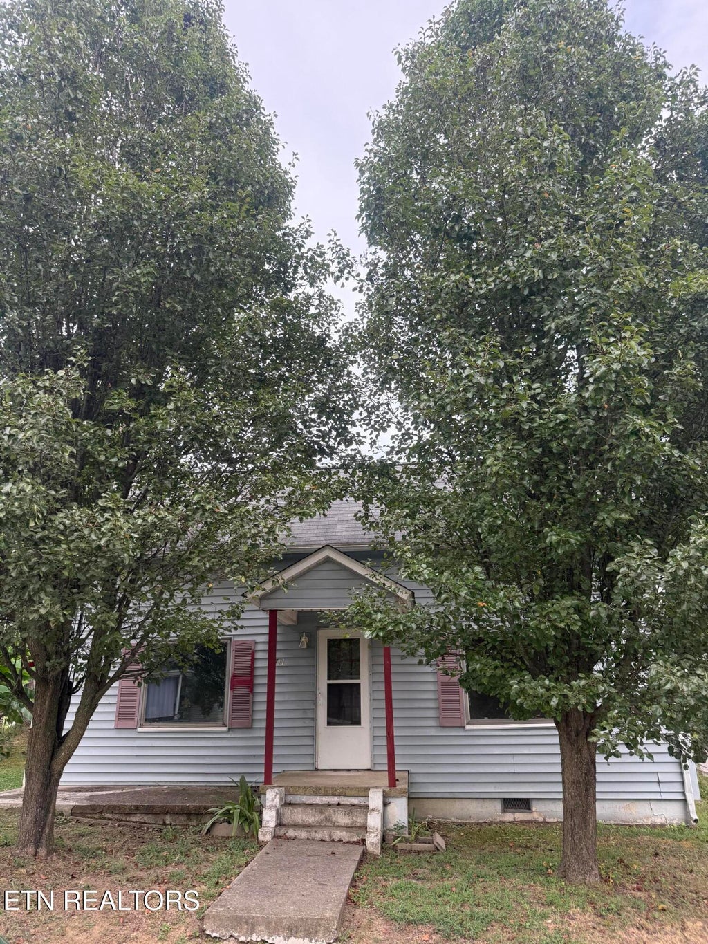 Photo of 711 Washington Ave, Etowah, TN 37331 (MLS # 1357255)