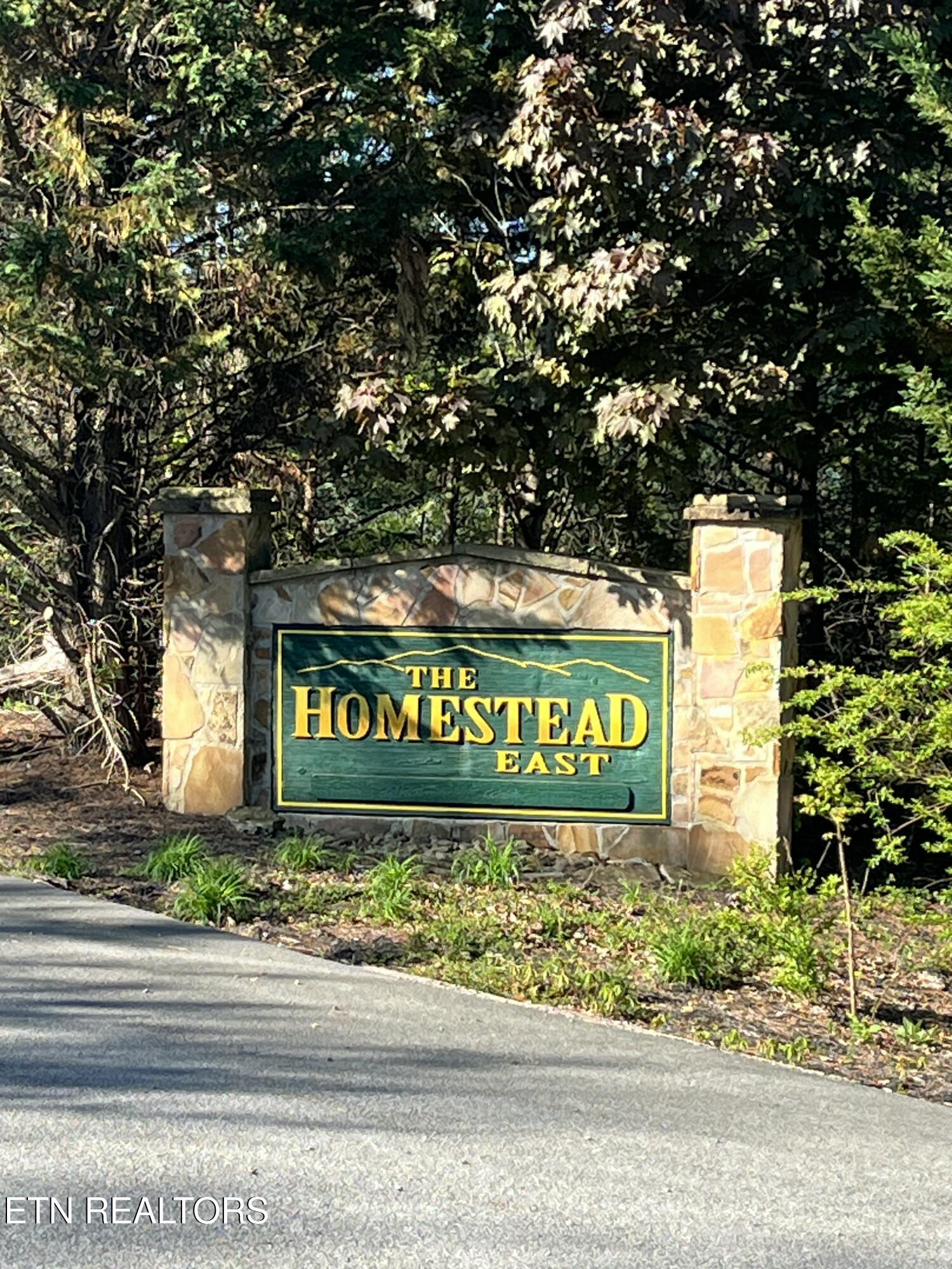 Redtail Rd
