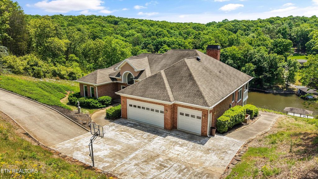 Photo of 1001 Blackberry Ridge Rd, Lenoir City, TN 37772 (MLS # 1340006)