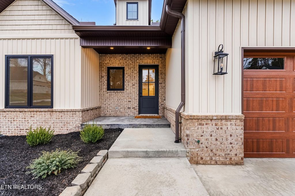 Photo of 212 Cheeyo Tr, Loudon, TN 37774 (MLS # 1325705)