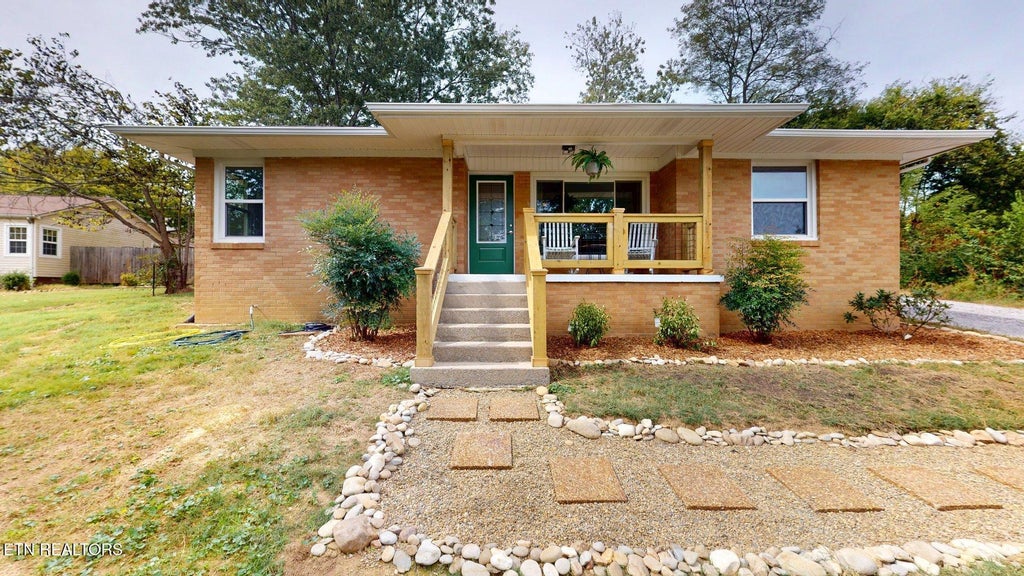 Photo of 508 McConkey St, Madisonville, TN 37354 (MLS # 1358455)
