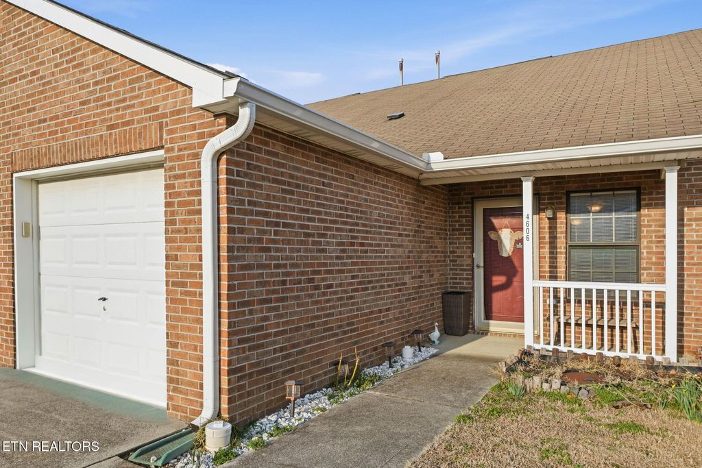 Photo of 4606 Dewey Way, Knoxville, TN 37912 (MLS # 1331739)