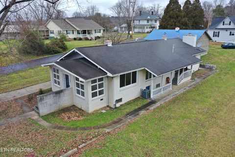 Photo of 108 W 1St Ave, Oneida, TN 37841 (MLS # 1329030)