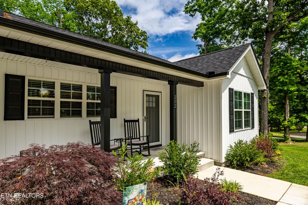 Photo of 202 Skyline Lane, Powell, TN 37849 (MLS # 1339232)
