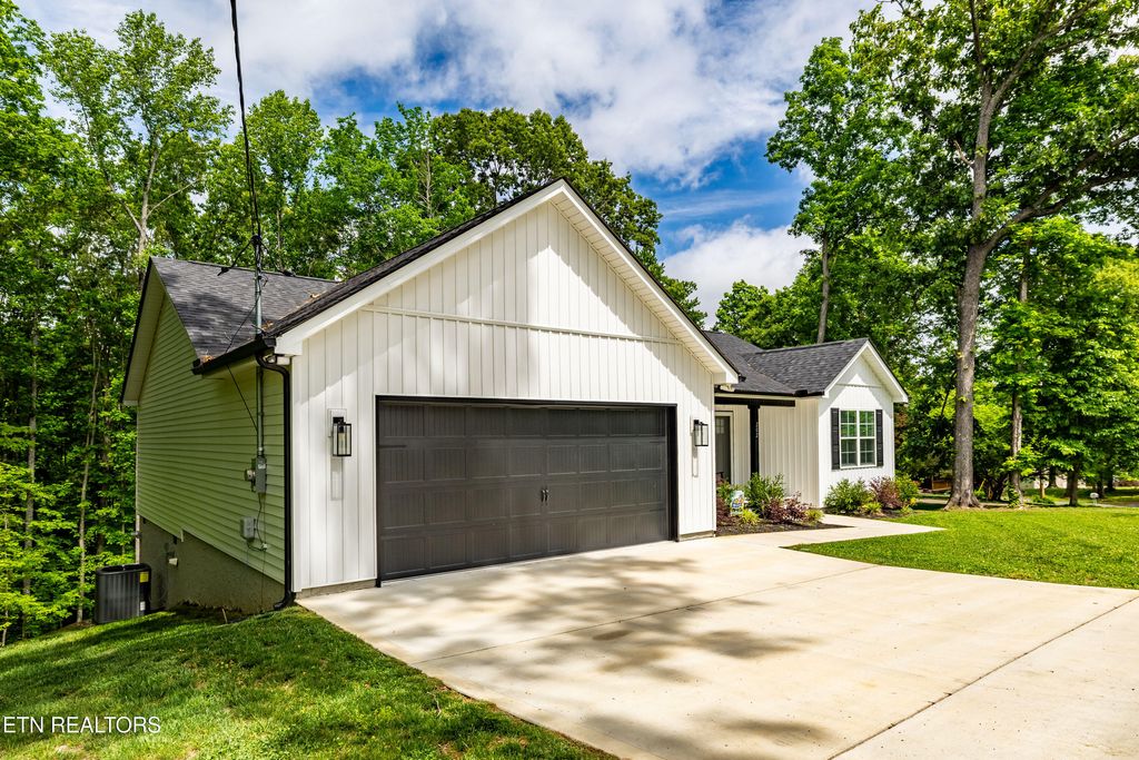 Photo of 202 Skyline Lane, Powell, TN 37849 (MLS # 1339232)