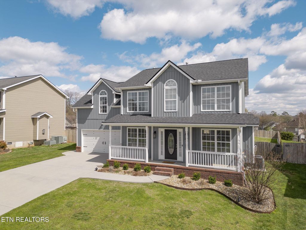 Photo of 5526 Golden Gate Rd, Knoxville, TN 37918 (MLS # 1333442)