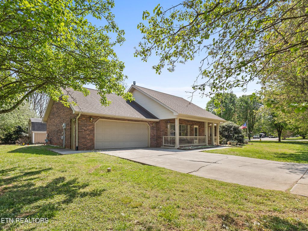 Photo of 2246 Portland Drive, Maryville, TN 37803 (MLS # 1334883)