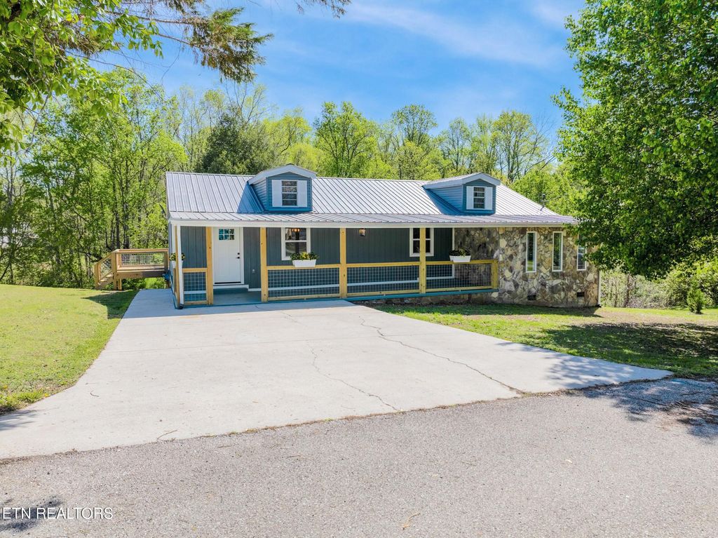 Photo of 150 Spain Circle, Harriman, TN 37748 (MLS # 1296912)