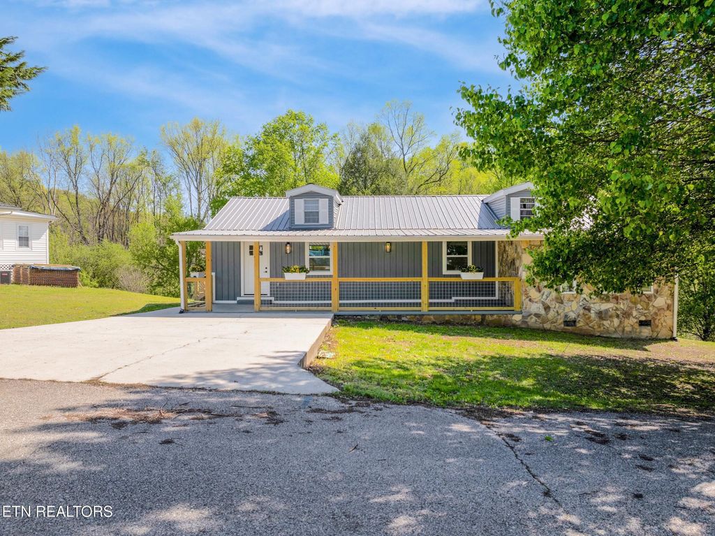 Photo of 150 Spain Circle, Harriman, TN 37748 (MLS # 1296912)