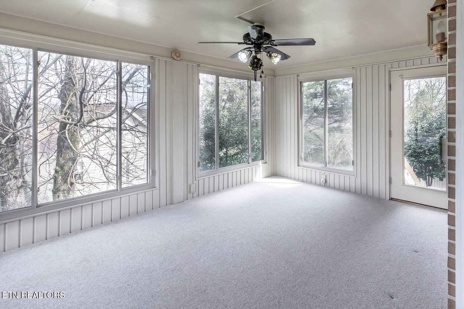 921 Hilltop Drive