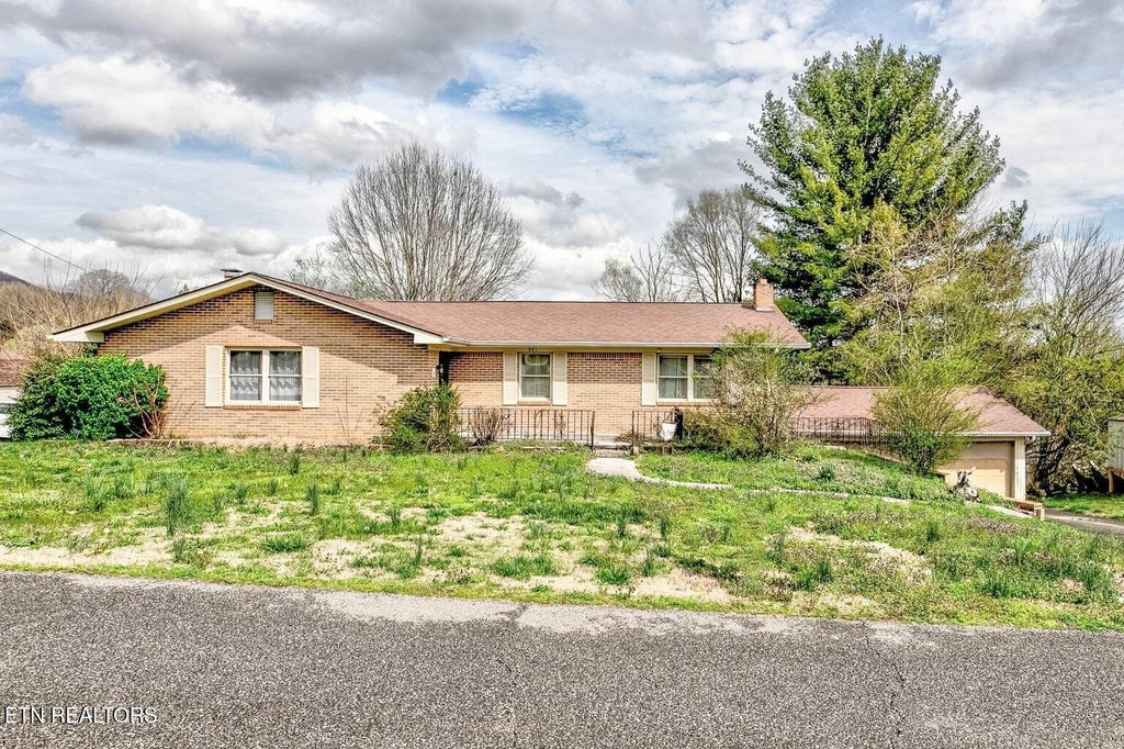 Photo of 921 Hilltop Drive, Jacksboro, TN 37757 (MLS # 1351552)