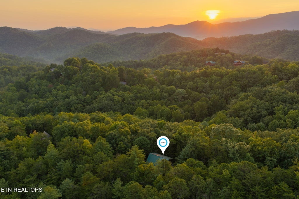 Photo of 4224 Chamberlain Lane, Sevierville, TN 37862 (MLS # 1356332)