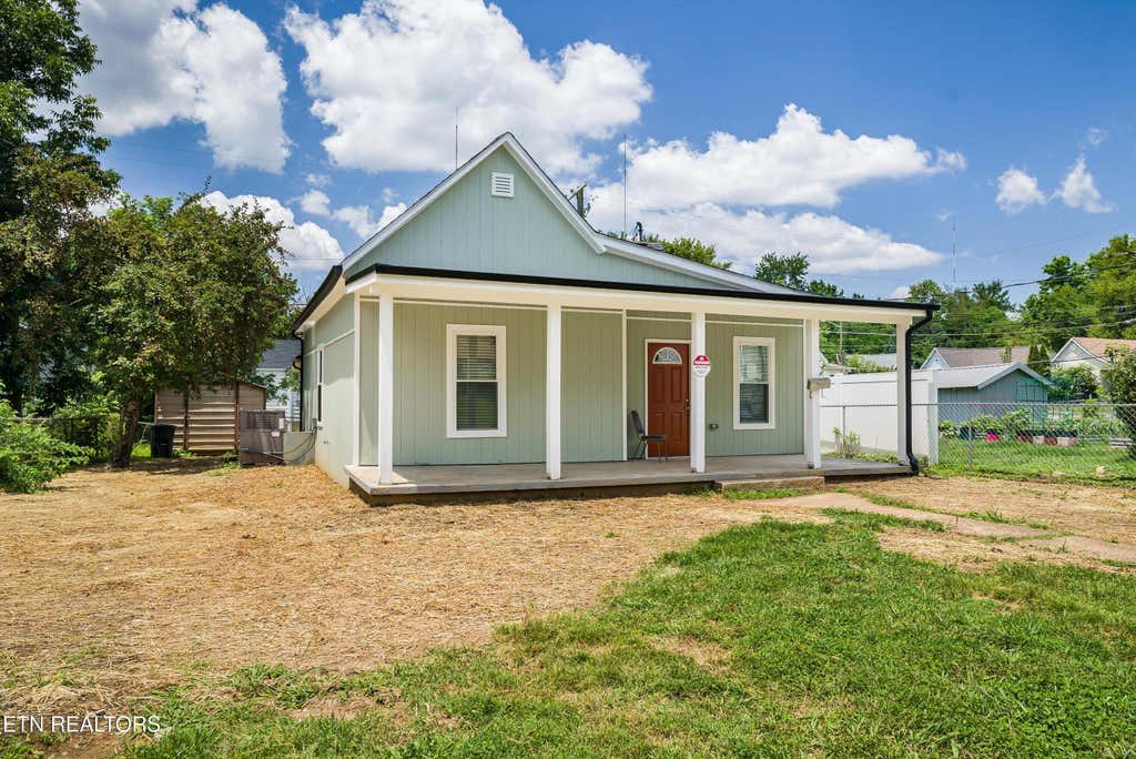 Photo of 427 Oglewood Ave, Knoxville, TN 37917 (MLS # 1346418)